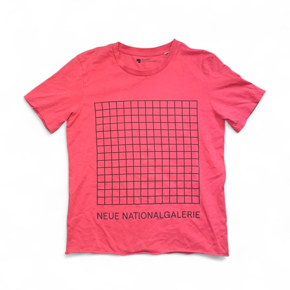 NEW Neue Nationalgalerie Berlin Art Museum Boxy Salmon Graphic T-Shirt — XXS/XS